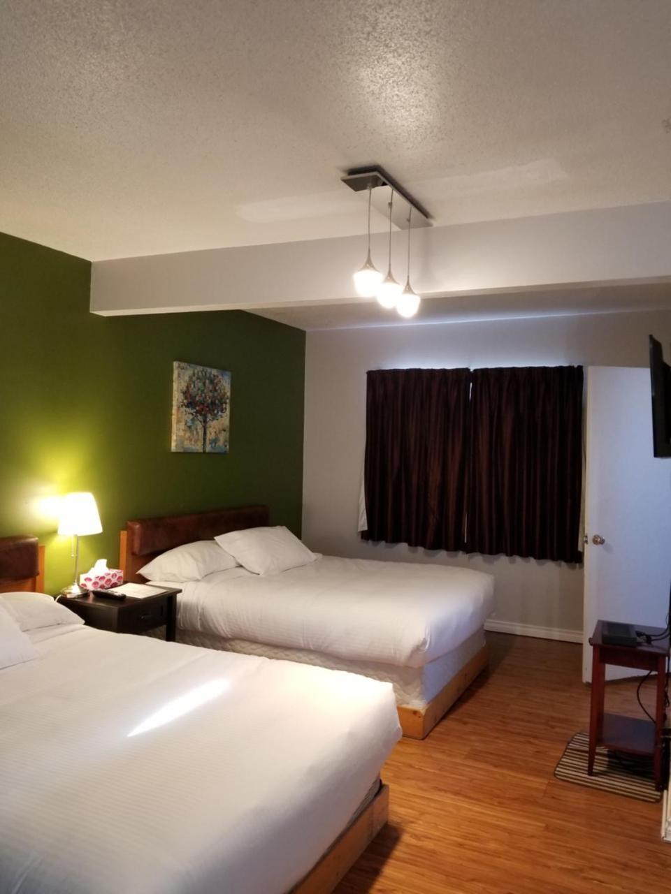 Sun Plaza Motel Sundre エクステリア 写真
