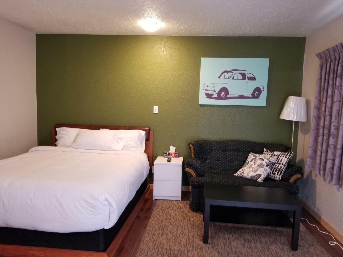 Sun Plaza Motel Sundre エクステリア 写真