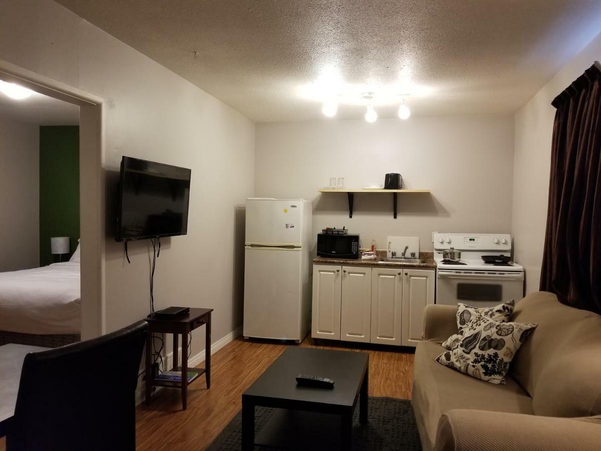Sun Plaza Motel Sundre エクステリア 写真